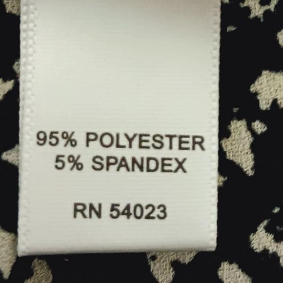 3 X$20  banana Republic Sleeveless Black blause Size S - Picture 8 of 8